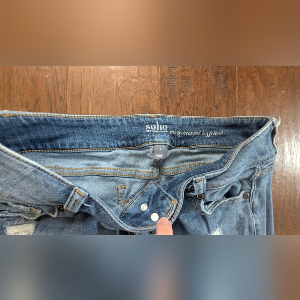 NY&Co Soho Curvy Cropped Boyfriend Distressed Jeans - Picture 3 of 4